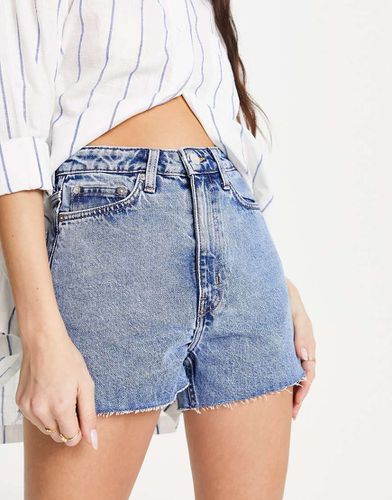 Rowe - Mom shorts di jeans a vita alta lavaggio penna - Weekday - Modalova