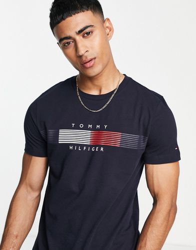 Corp - T-shirt in misto cotone con riga e logo sul petto - NAVY - Tommy Hilfiger - Modalova