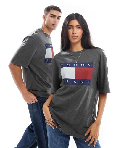 T-shirt unisex antracite con logo di bandiera grande - Tommy Jeans - Modalova