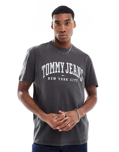 T-shirt slavato con logo stile college - Tommy Jeans - Modalova