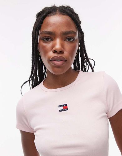 T-shirt nervuré avec écusson - Tommy Jeans - Modalova