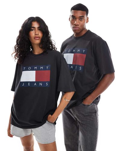 T-shirt nera unisex con logo della bandiera grande - Tommy Jeans - Modalova