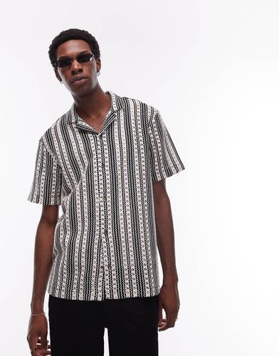 Camicia comoda a maniche corte all'uncinetto a righe bianca e nera - Topman - Modalova