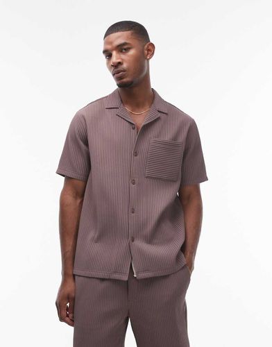 Camicia a maniche corte cioccolato plissé con rever - Topman - Modalova