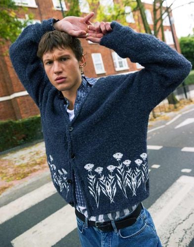 Cardigan comodo in bouclé con fiori ricamati - Topman - Modalova