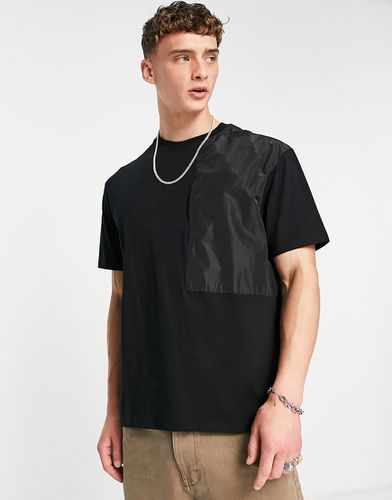 T-shirt oversize nera con tasca sul petto in nylon - Topman - Modalova