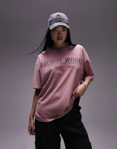 T-shirt oversize polvere con grafica "Archive Works" - Topshop - Modalova