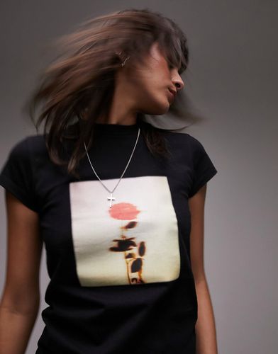 T-shirt da tutti i giorni taglio lungo nera con stampa fotografica di rosa - Topshop - Modalova