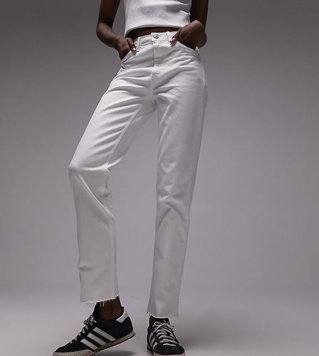 Jeans dritti cropped con bordi grezzi e vita medio alta bianchi - Topshop Tall - Modalova