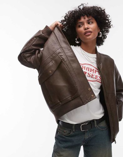 Giacca bomber super oversize in pelle sintetica con fodera in pile borg - Topshop - Modalova