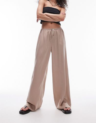 Pantaloni dritti in raso color talpa con coulisse - Topshop - Modalova