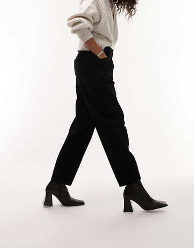Pantaloni neri in tessuto a coste con pinces - Topshop - Modalova