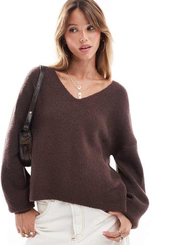 Maglione extra largo soffice con scollo a V - Threadbare - Modalova