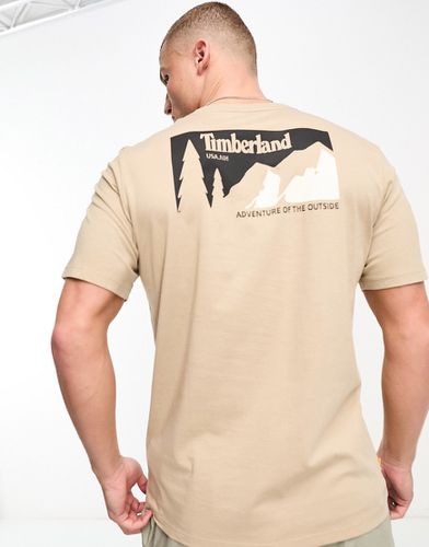 T-shirt beige con stampa di montagne sul retro - Timberland - Modalova