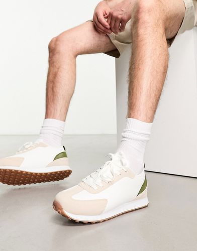 Sneakers sportive stile runner bianche, beige e verde oliva - Truffle Collection - Modalova