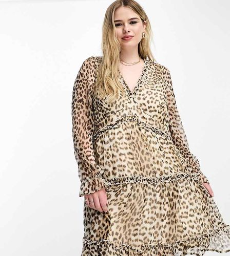 Vestito corto leopardato a balze con volant - Vero Moda Curve - Modalova