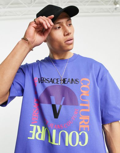 T-shirt oversize con emblema a V squadrato - Versace Jeans Couture - Modalova