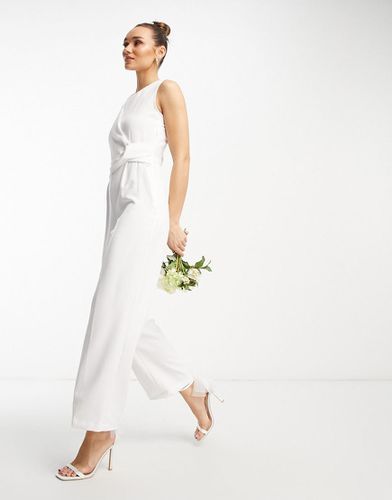 Tuta jumpsuit sartoriale da sposa bianca annodata sul davanti - Vila - Modalova