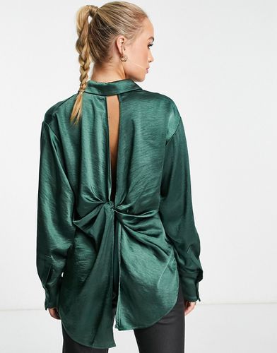 Camicia in raso verde scuro con profili in coordinato - Y.A.S - Modalova