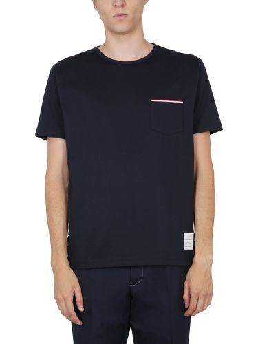 Thom browne t-shirt with pocket - thom browne - Modalova