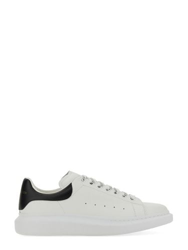 Alexander mcqueen oversized sneaker - alexander mcqueen - Modalova