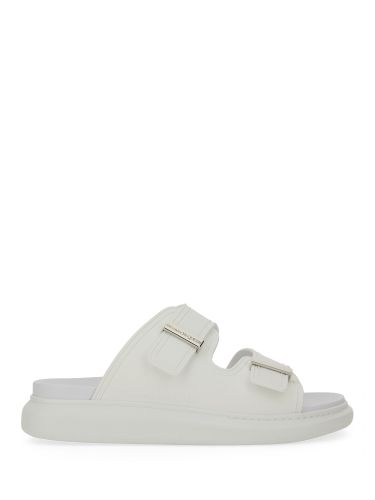 Hybrid double buckle sandal - alexander mcqueen - Modalova