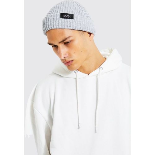 Gorro Con Etiqueta Man, Gris - boohoo - Modalova