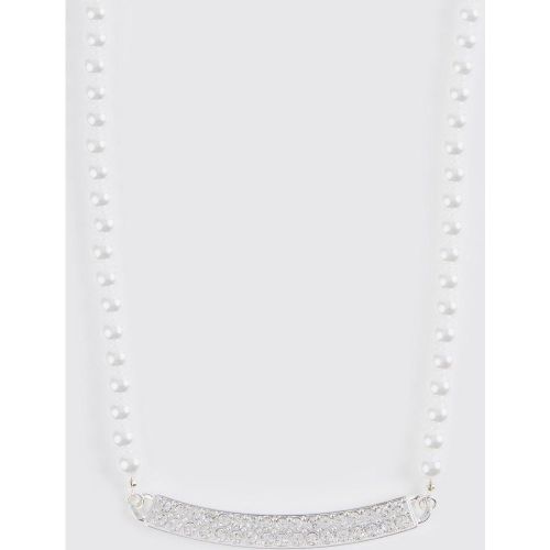 Collar De Perlas Con Barra De Incrustaciones - boohoo - Modalova