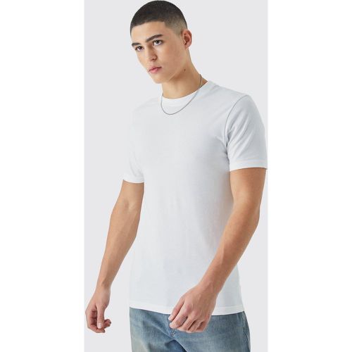 T-shirt Basic attillata, Bianco - boohoo - Modalova
