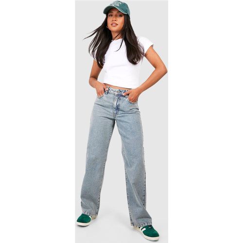 Jeans Petite Basics in taglio maschile - boohoo - Modalova