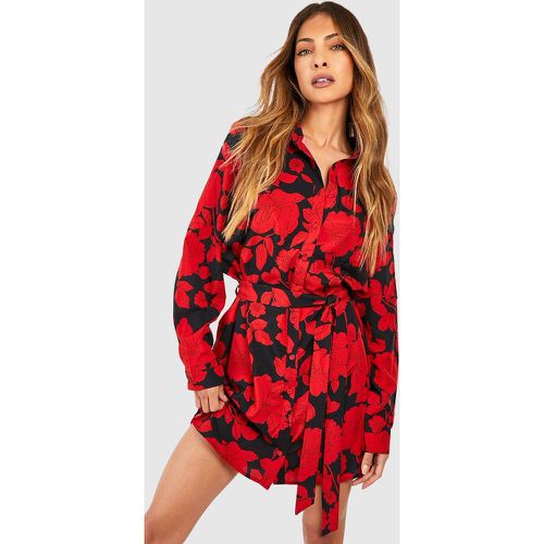 Vestito camicia con stampa a fiori e laccetti in vita - boohoo - Modalova