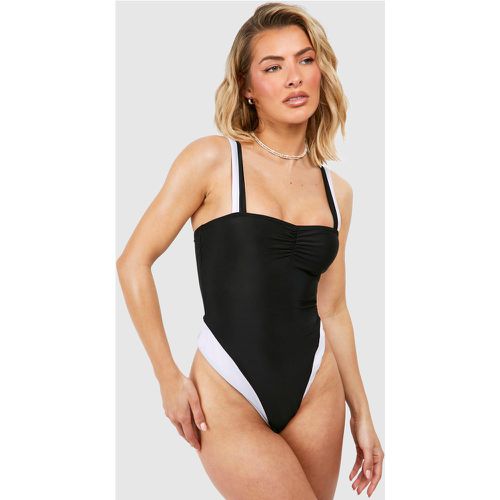 Costume intero monocromatico a blocchi di colore con ruches - boohoo - Modalova