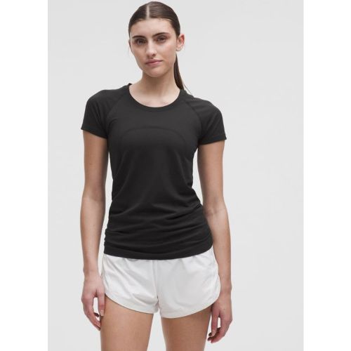 “ T-Shirt Swiftly Tech 2.0 Longueur hanches â€“ Noir - lululemon - Modalova