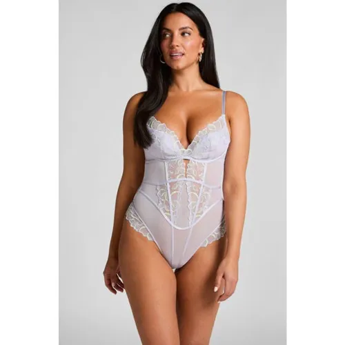 Este bodi está diseñado para una sujeción suave; con detalles de malla y encaje, esta prenda aúna comodidad y feminidad. Las copas con relleno y s - 301936-M - Modalova