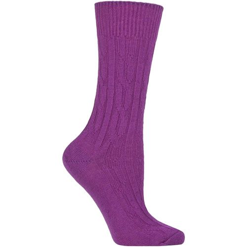 Women's 1 Pair 100% Cashmere Cable Knit Bed Socks Hollyhock 4-8 Ladies - SOCKSHOP of London - Modalova