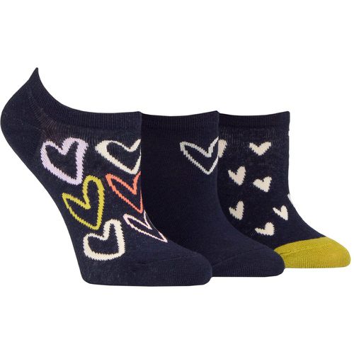 Women's 3 Pair Patterned Cotton Trainer Socks All Over Hearts Navy UK 4-8 - Caroline Gardner - Modalova