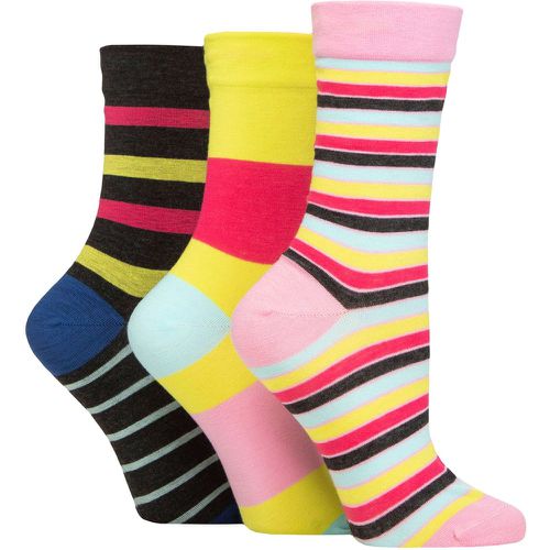 Ladies 3 Pair Gentle Bamboo Socks with Smooth Toe Seams in Plains and Stripes Lime Refresher 4-8 - SockShop - Modalova