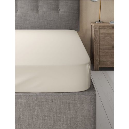 Comfortably Cool Fitted Sheet cream - Marks & Spencer - Modalova