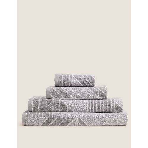 Pure Cotton Geometric Print Towel - Marks & Spencer - Modalova