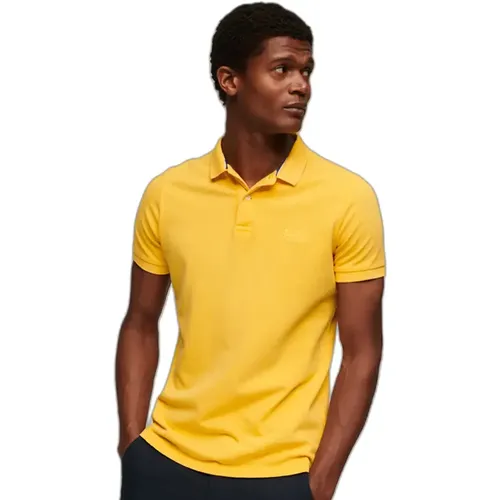 Completate il vostro guardaroba classico con una polo tradizionale. La polo Destroyed è un capo in stile old school con un look lavato vintage che ag - MAG5726280 - Modalova