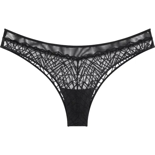 Diese brasilianische Unterhose vereint Trend mit grafischer Spitze. Die ultradünnen elastischen Bänder an der Taille und der Beinöffnung sorgen fü - MAG10828083 - Modalova