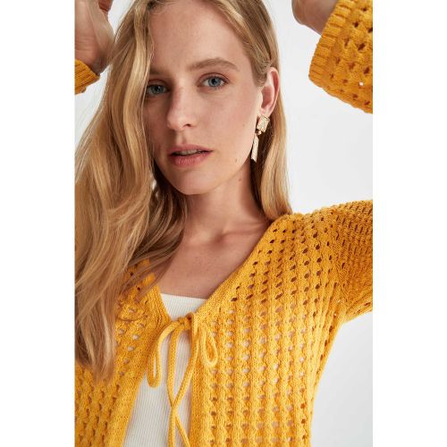 Regular Fit V Neck Long Sleeve Camisole Vest - DeFacto - Modalova