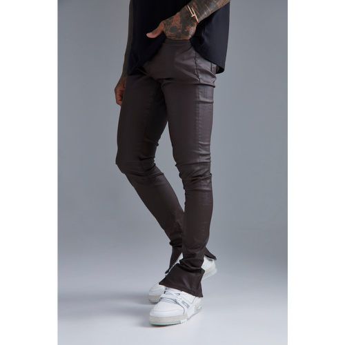 Jeans rivestiti Skinny Fit con pieghe e zip sul fondo - boohoo - Modalova