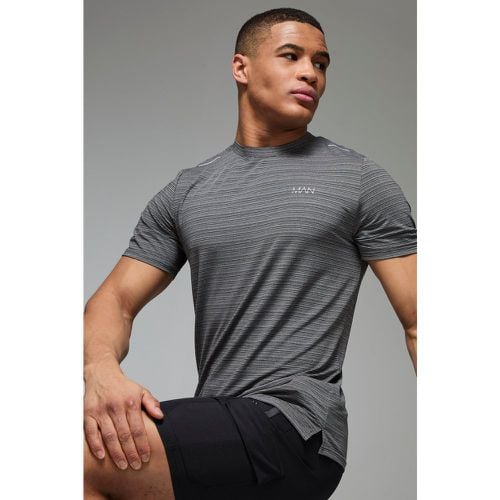 Camiseta Man Active Ligera Resistente - boohoo - Modalova