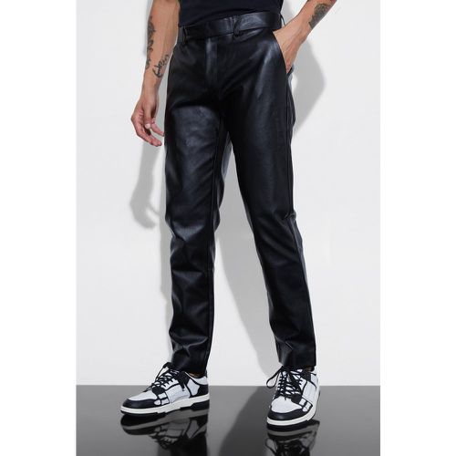 Pantaloni Slim Fit in PU, Nero - boohoo - Modalova