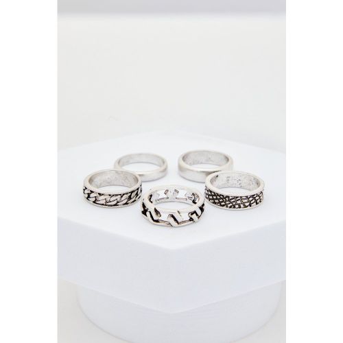 Pack De 5 Anillos Con Relieve, Gris - boohoo - Modalova