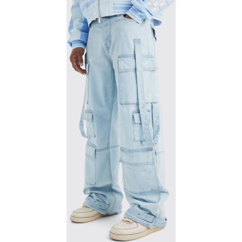 Jeans a zampa extra comodi in denim rigido con tasche multiple - boohoo - Modalova