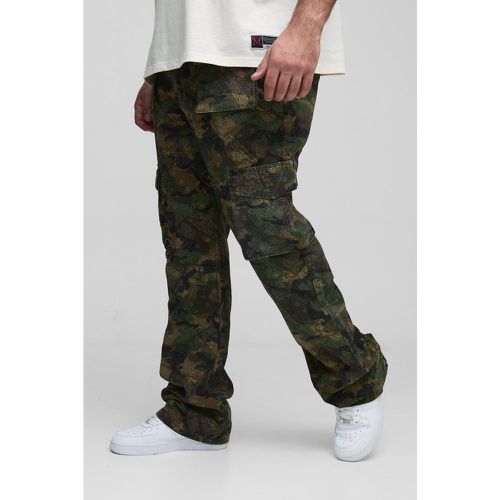 Pantalón Plus Cargo Ajustado De Camuflaje Con Pernera Plisada Y Estampado Bandana - boohoo - Modalova