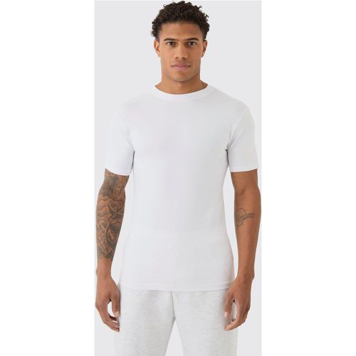 T-shirt Basic attillata, Bianco - boohoo - Modalova