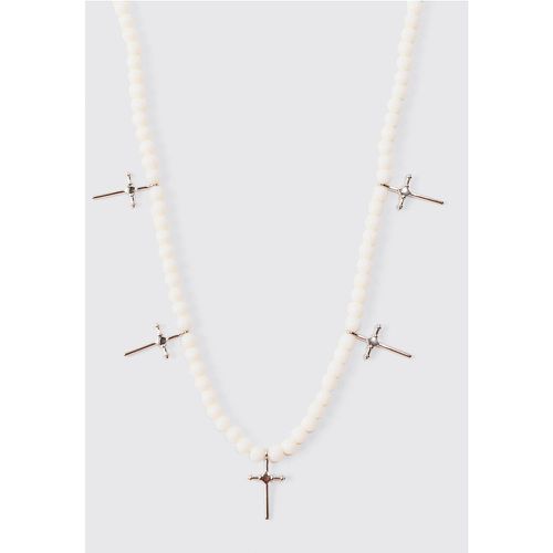 Collana di perle bianche con pendente a croce - boohoo - Modalova